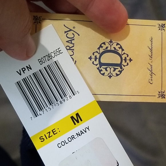 Democracy womens size Medium light sweater - Picture 4 of 4